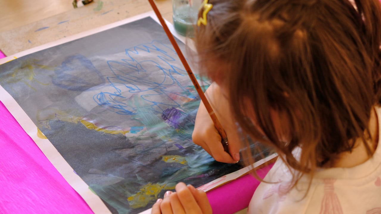 Atelier de creație pentru copii la Muzeul de Artă Constanța: lecții despre imaginație, curaj și libertate artistică