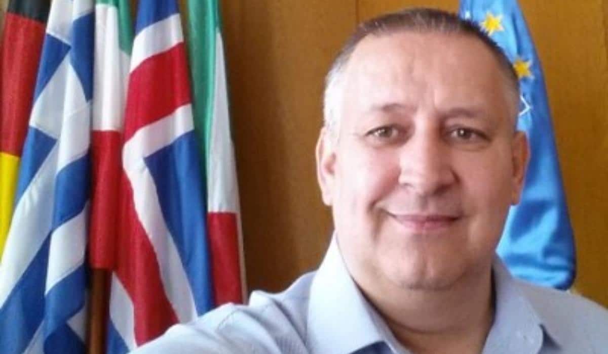 STENOGRAME INCREDIBILE. Șeful ARR prins numărând sute de mii de euro în apartament – Cristian Anton ascundea mita deasupra mobilierului de bucătărie: „Stai liniștit, că ieșim în douăzeci de ani”
