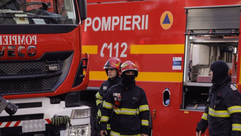 Panică într-un bloc din Constanța. Zeci de oameni s-au evacuat de urgență