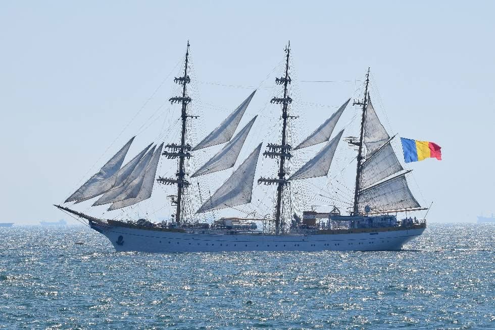 Nava-şcoală ”Mircea” pleacă în marşul internaţional de instrucţie