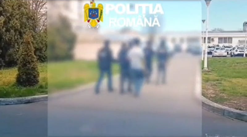 Doi constănțeni au ajuns după gratii după ce au furat un telefon și un pachet de țigări. Prejudiciul a fost recuperat de polițiști