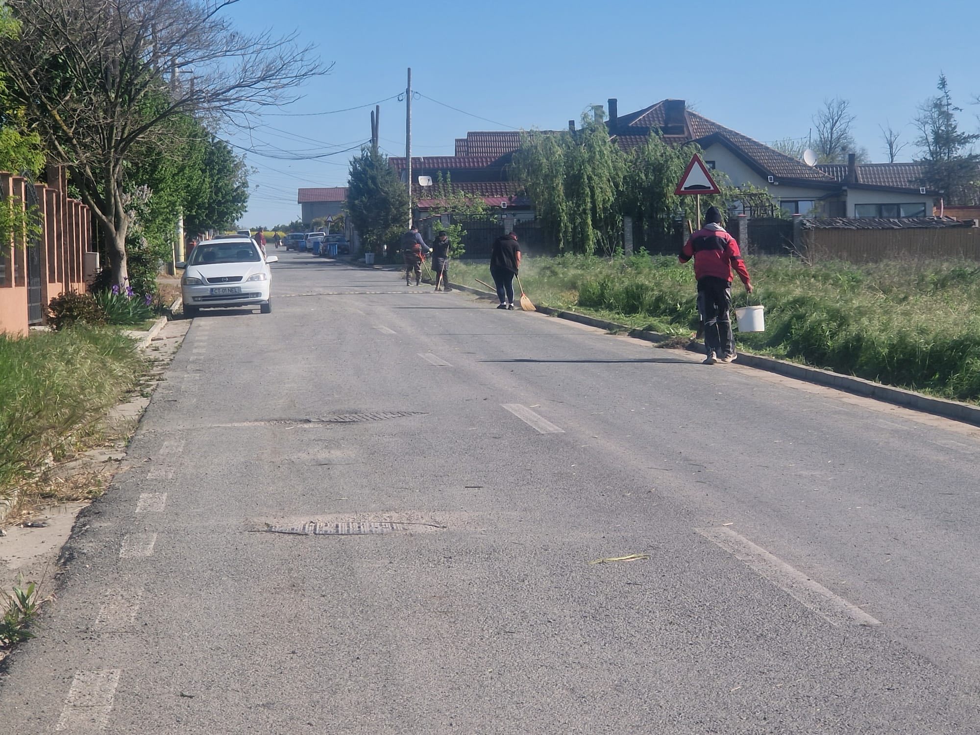Gospodăria Comunală continuă acțiunile de curățenie în Valu lui Traian