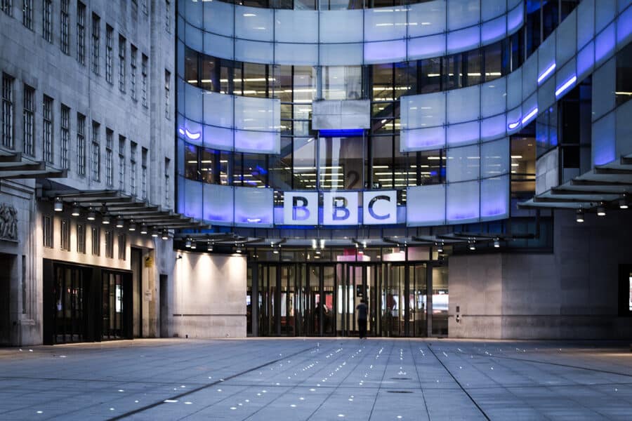 După 18 ani, BBC World Service revine cu știri în limba română