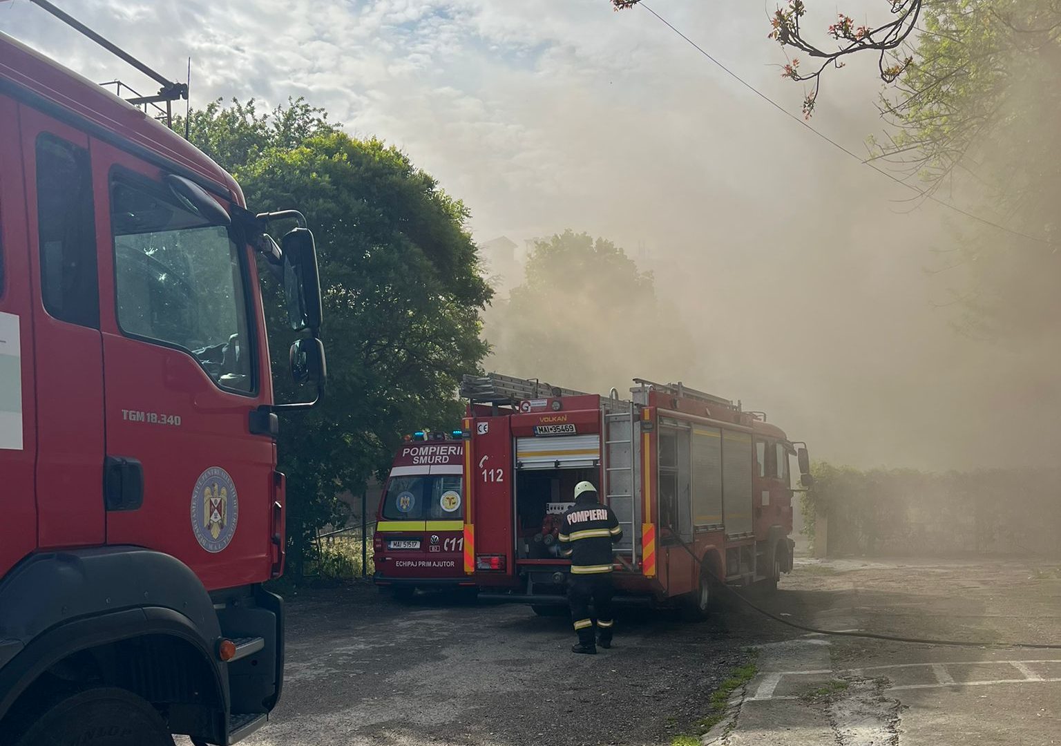 Incendiu violent în Eforie Nord! Flăcările au cuprins un hotel și o anexă