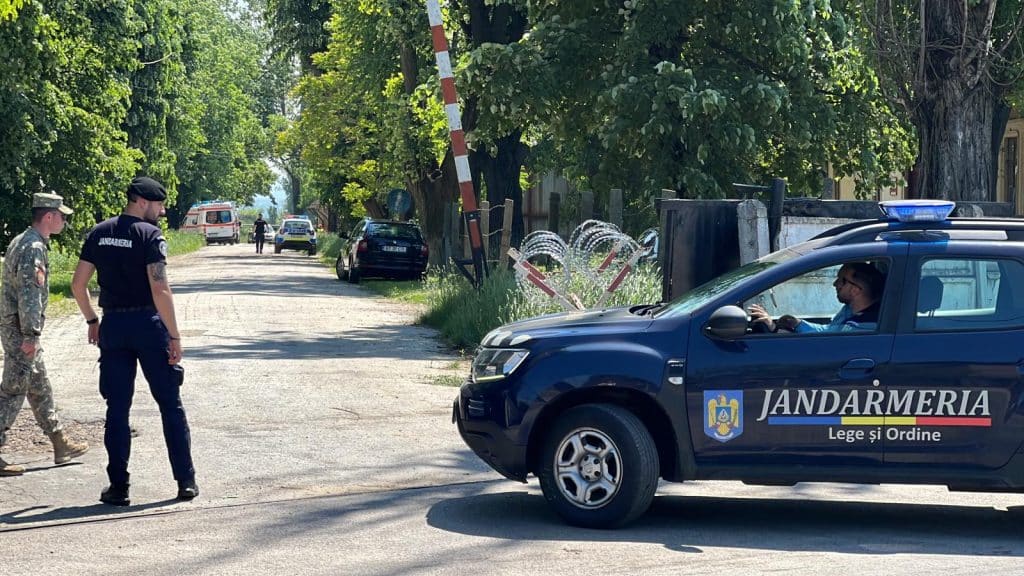 Explozie urmată de un incendiu într-un poligon militar din țară. Doi militari au fost răniți