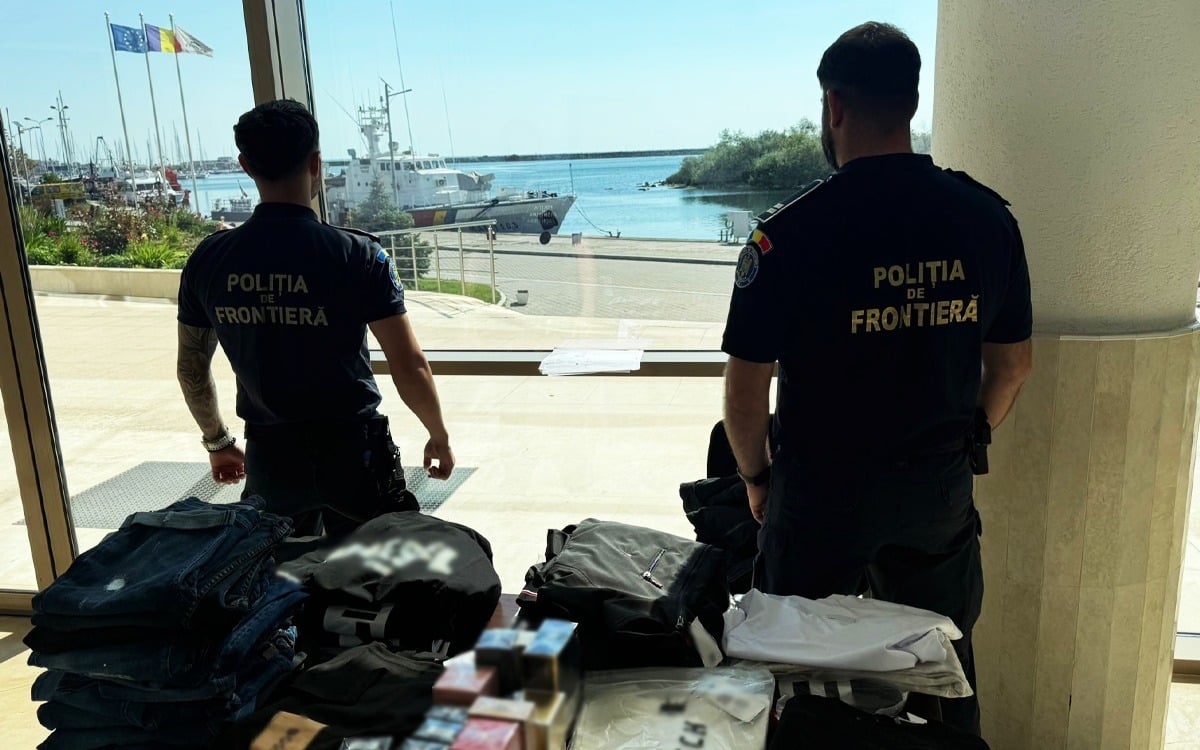 Captură pe DN39! Produse contrafăcute de peste 100.000 lei descoperite într-un autocar Turcia–România