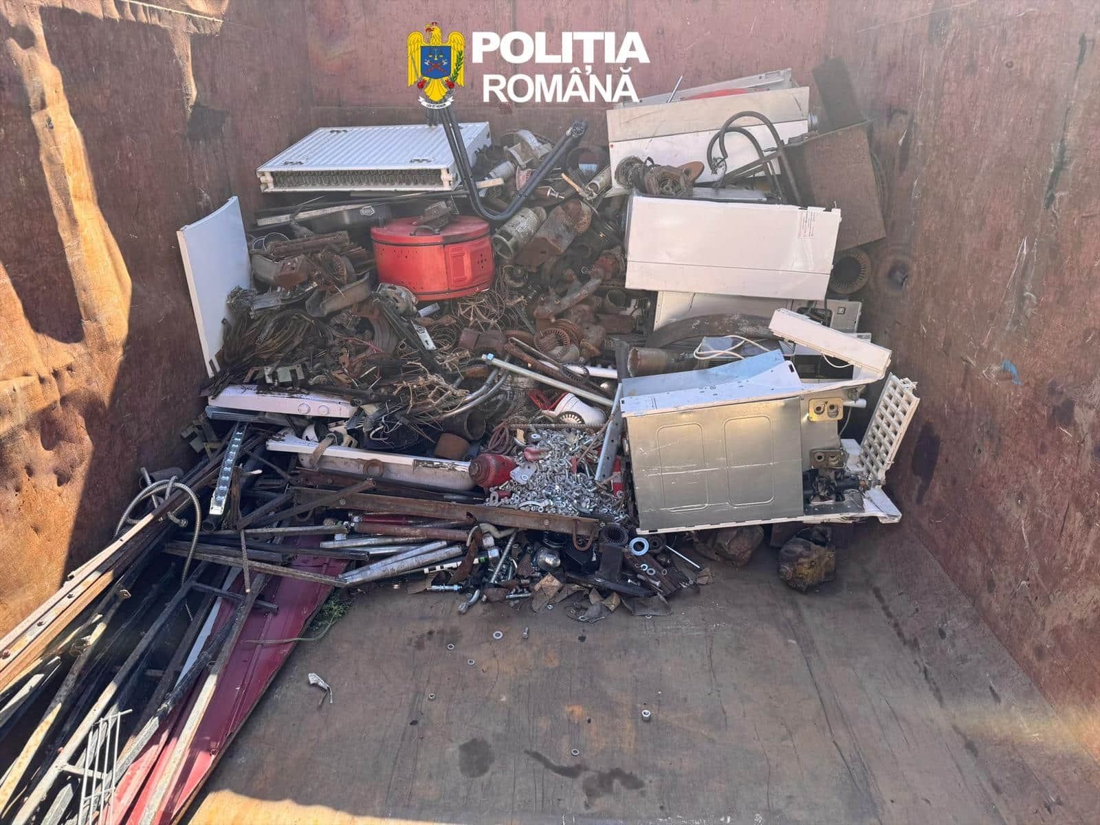 Amenzi de 30.000 de lei după controale în Constanța. Polițiștii au verificat firme care gestionează deșeuri