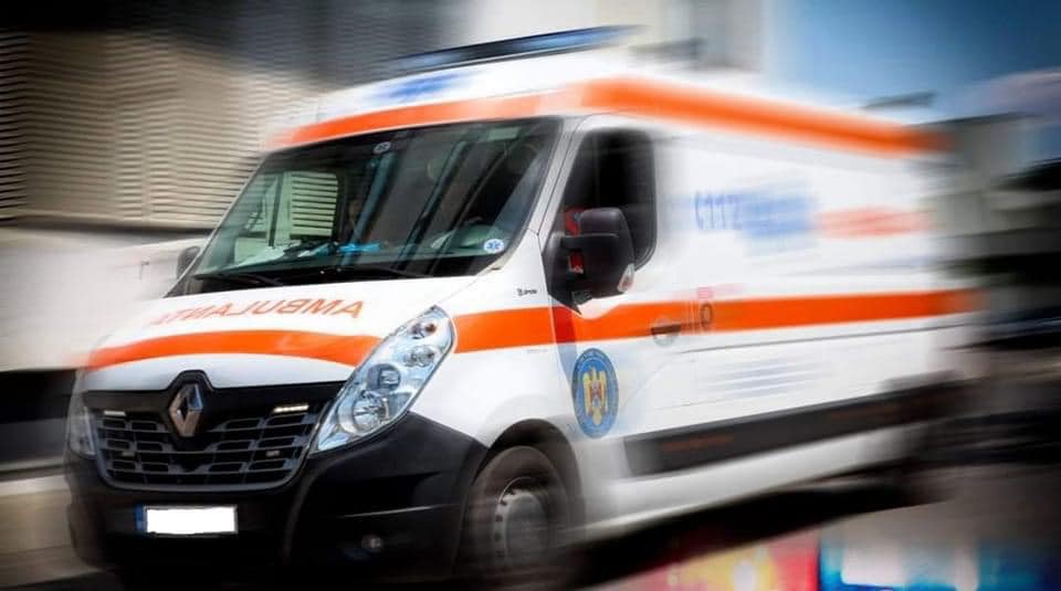 Incident într-un mall din Constanța. Un bătrân a căzut pe scările rulante