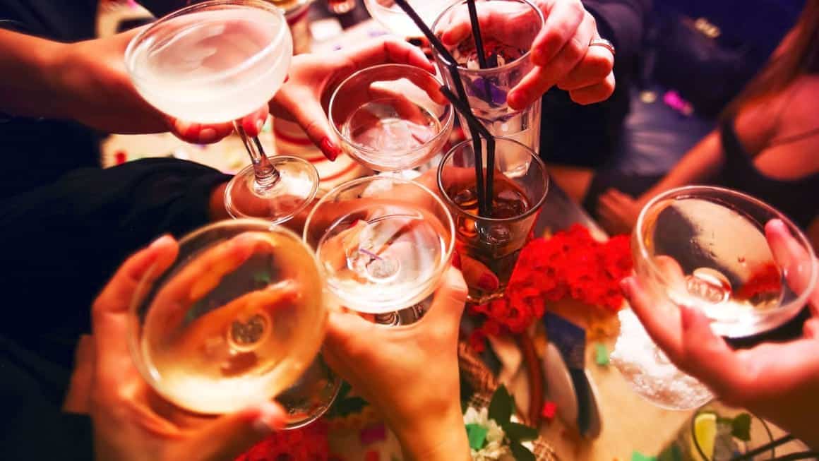 Medicul Denisa Petrescu, semnal de alarmă. Fetele ajung să egaleze sau chiar să depășească băieții la consumul de alcool