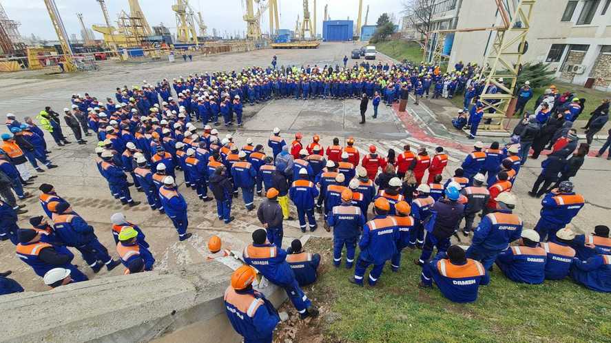 Șantierul Naval Mangalia intră într-o cursă contra cronometru: creditorii aprobă vânzarea, sindicaliștii avertizează că „vor rămâne doar halele goale”