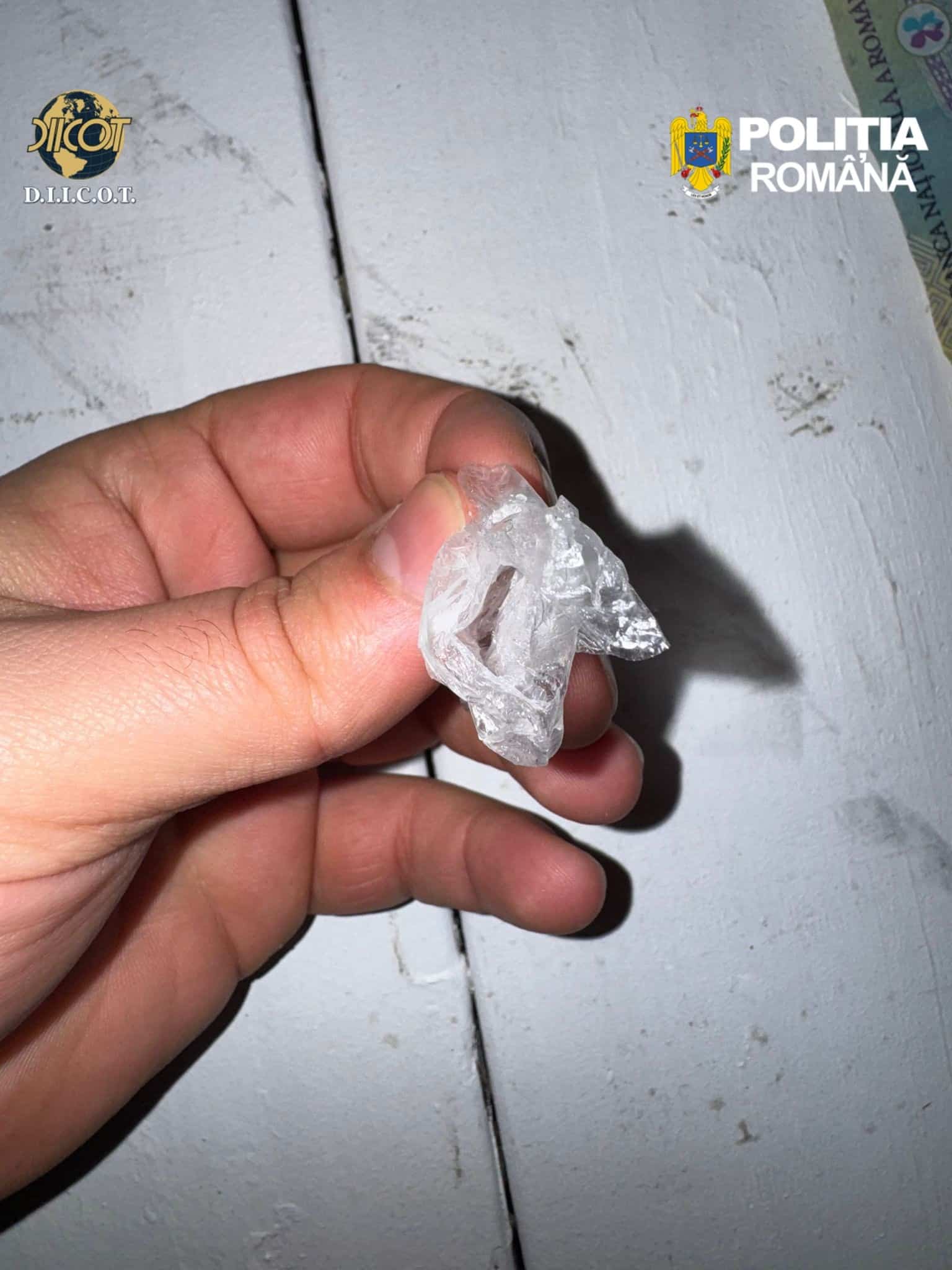 Razie în Mamaia! Trei bărbați depistați cu substanțe suspecte într-un club renumit.