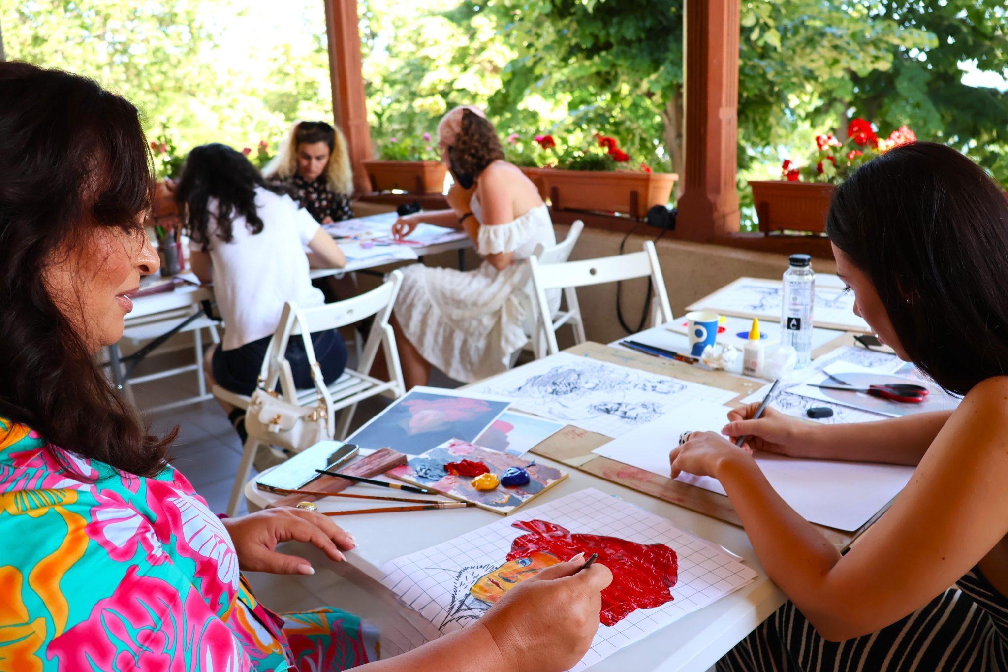 Arta și simbolurile naționale, într-un atelier dedicat Zilei Drapelului la Muzeul „Ion Jalea” din Constanța