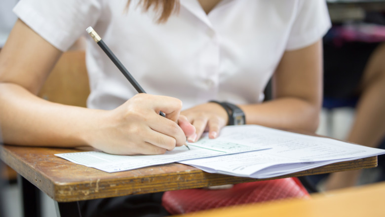 Bacalaureat 2026 începe luni. Peste 130.000 de elevi intră în focul examenelor