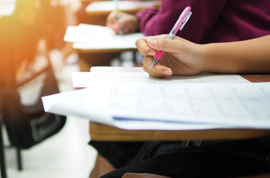 Elevii ar putea scăpa de examenele în zilele toride. Ministerul Educației schimbă calendarul pentru Evaluarea Națională și Bacalaureat 2027