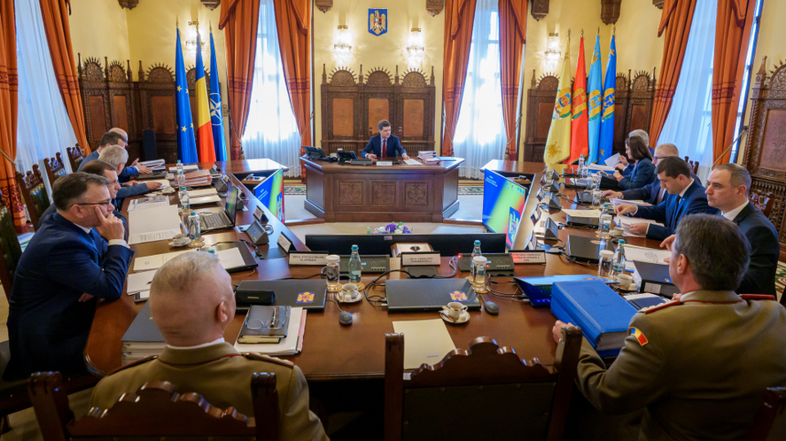 Nicușor Dan a convocat astăzi CSAT. Vor fi discutate obiectivele României la Summitul NATO, misiunile externe ale Armatei și situația ROMATSA