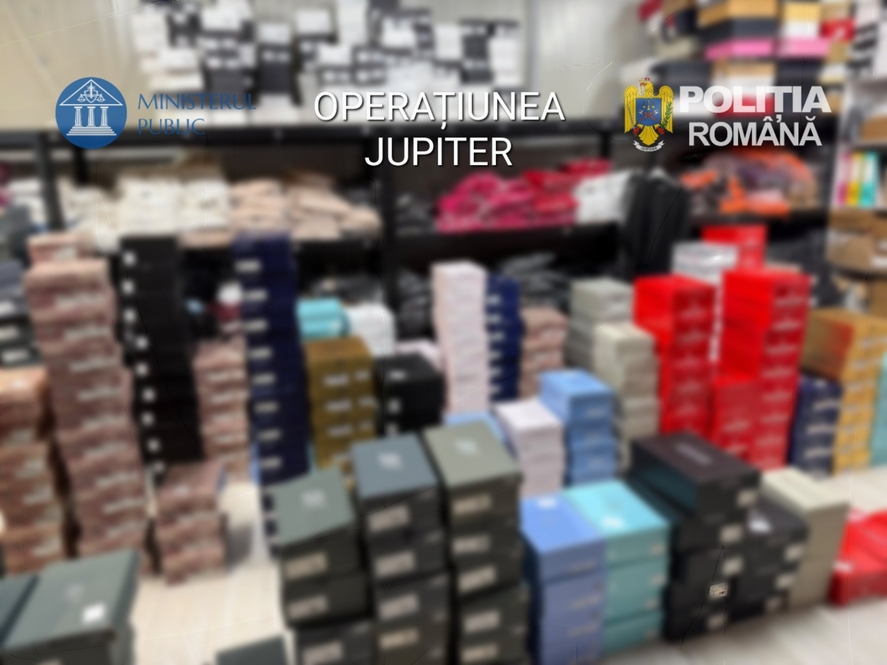 Operaţiunea JUPITER. Percheziţii în Dolj şi Constanţa, la persoane suspectate că au vândut produse contrafăcute. Haine şi parfumuri, în valoare de aproape două milioane de lei