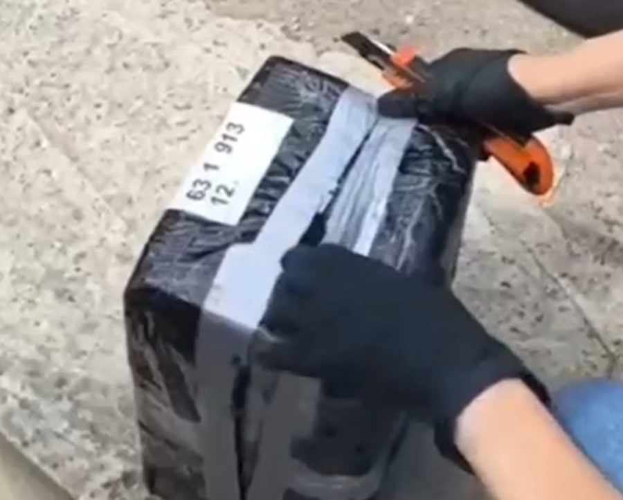 Percheziții la Constanța într-un dosar de trafic internațional de droguri de mare risc. Trei persoane au fost arestate preventiv