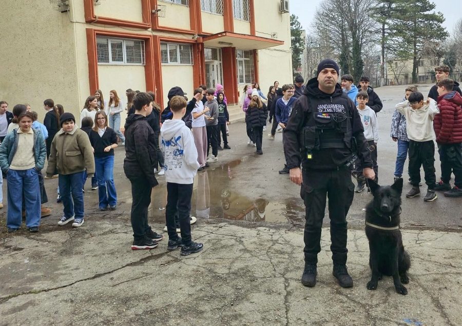 Bilanț oficial: Jandarmii Grupării „Tomis” au acționat constant în școlile din Constanța