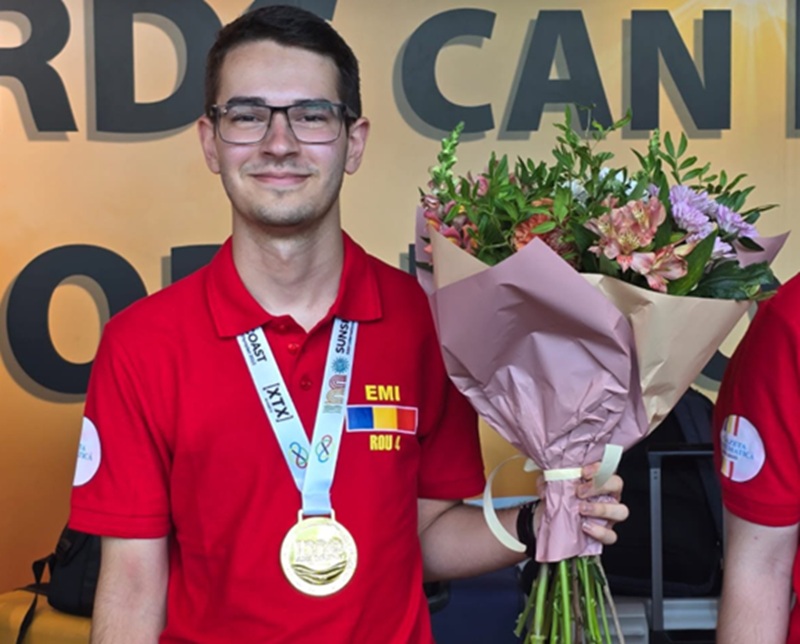Un elev român medaliat cu aur dă în judecată Ministerul Educației pentru neacordarea bursei de excelență olimpică