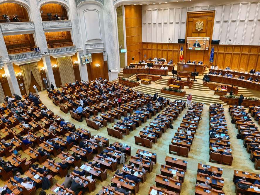 Învestirea Guvernului Veștea. Şedinţa comună a celor două Camere are loc de la 21.30