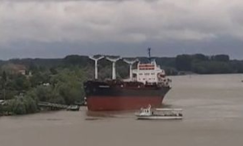 Incident pe Dunăre. Un vapor sub pavilion Panama a lovit un ponton de pasageri la Tulcea