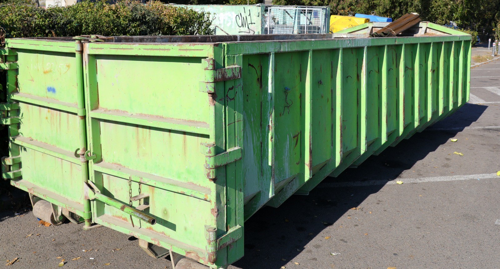 Unde pot scăpa constănțenii de mobilierul vechi. Au fost amplasate containere speciale în două cartiere