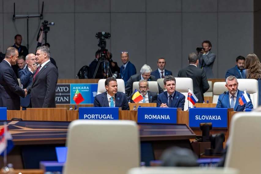 Ce va face Nicuşor Dan cu pistolul primit cadou de la Erdogan cu ocazia Summitului NATO de la Ankara