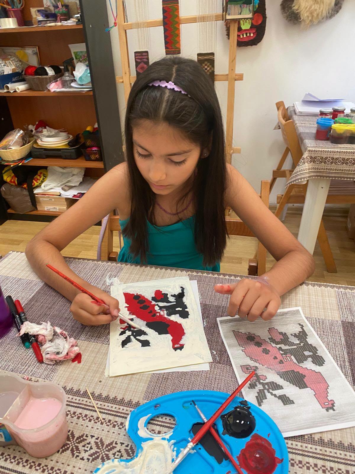 Muzeul de Artă Populară Constanța a organizat un atelier de pictură inspirat din motivele tradiționale dobrogene