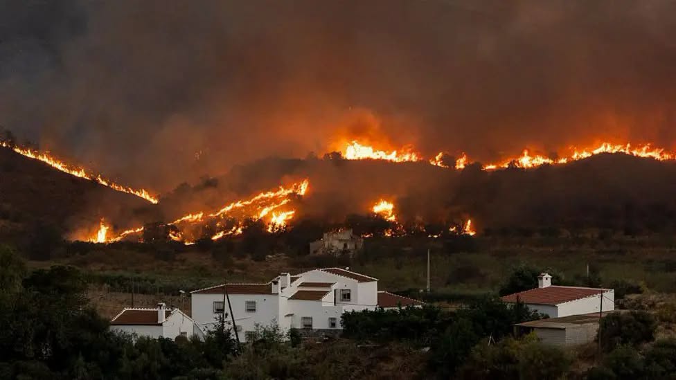 Incendii devastatoare în Spania. 13 persoane au murit – pompierii încă se luptă cu flăcările violente
