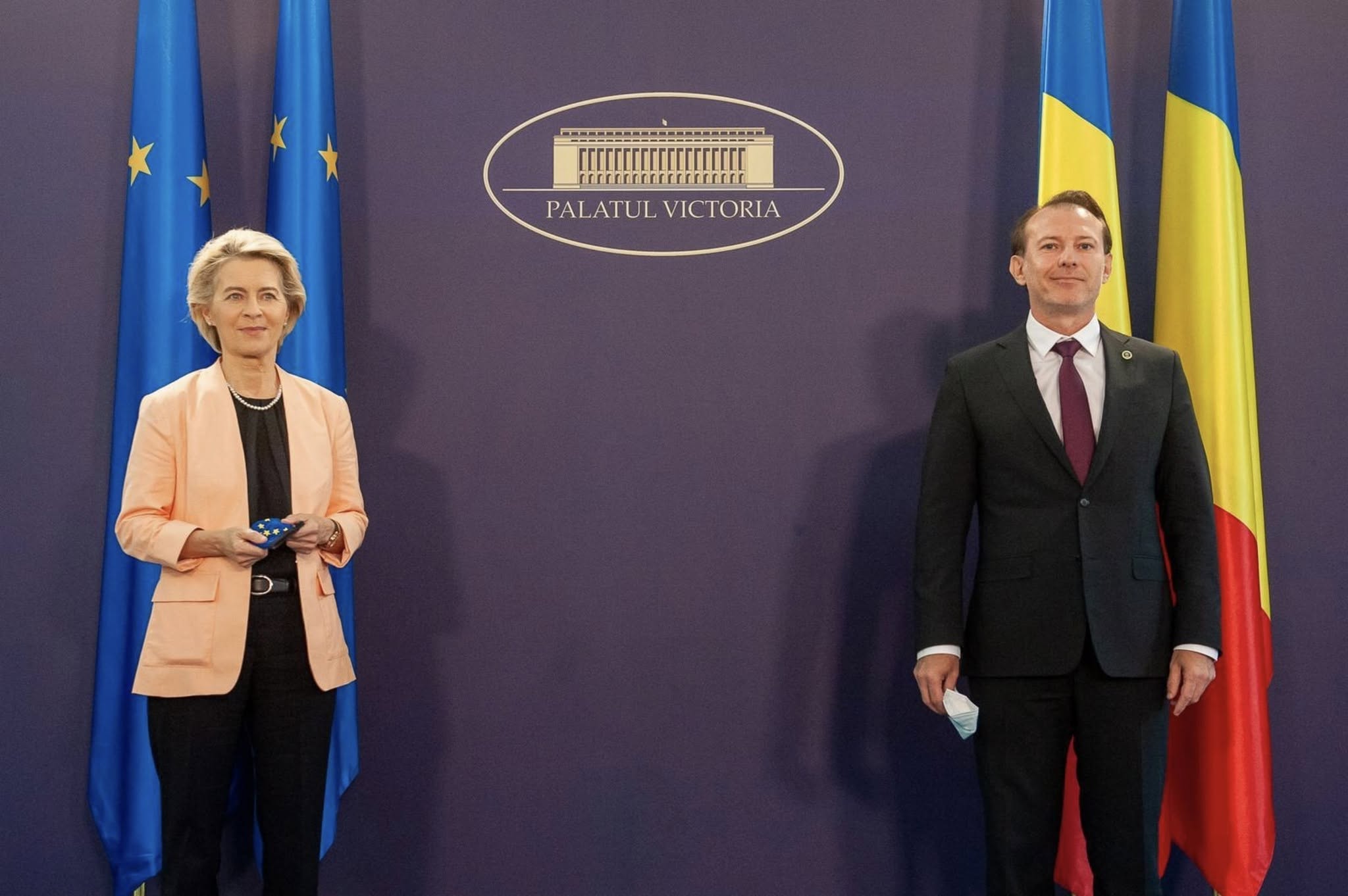 Avertismentul unui fost premier: Puneți-vă bani deoparte. Trebuie să plătiți miliardele în plus pentru legea salarizării unitare