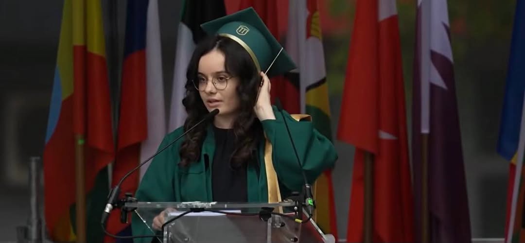 Discursul unei absolvente UMF Iași a devenit viral: „Studenții nu au nevoie de ore întregi de cursuri citite de pe slide-uri”