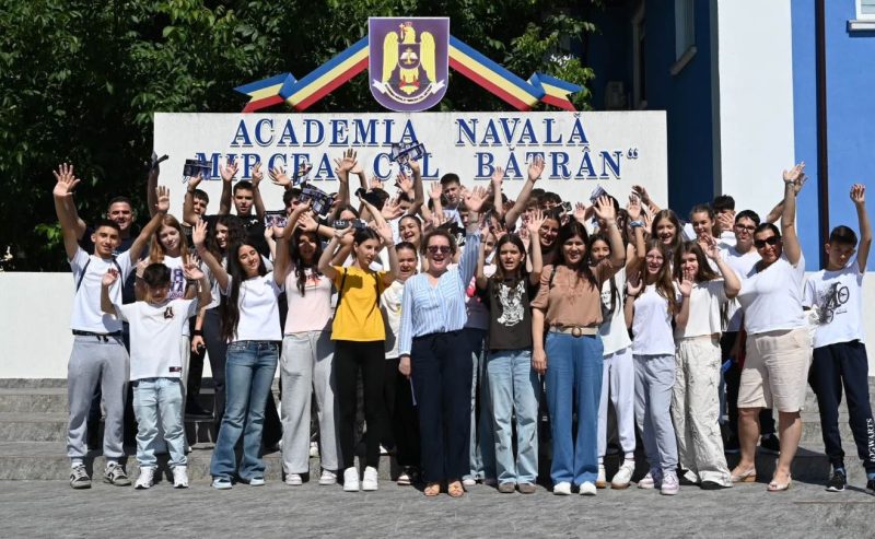 O săptămână în uniforma de cadet. La Constanța, 40 de elevi au descoperit provocările și valorile Forțelor Navale Române