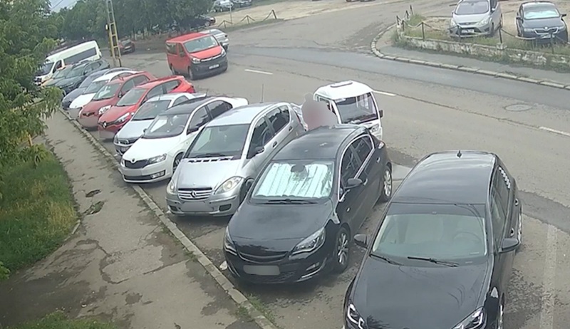 Trei persoane, prinse după ce au furat boilere și calorifere dintr-un bloc din Constanța. Hoții au fost depistați cu ajutorul camerelor de supraveghere instalate în oraș
