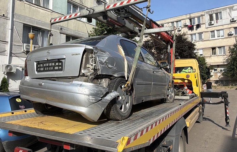 Curățenie pe domeniul public: Primăria Constanța a ridicat zeci de mașini abandonate