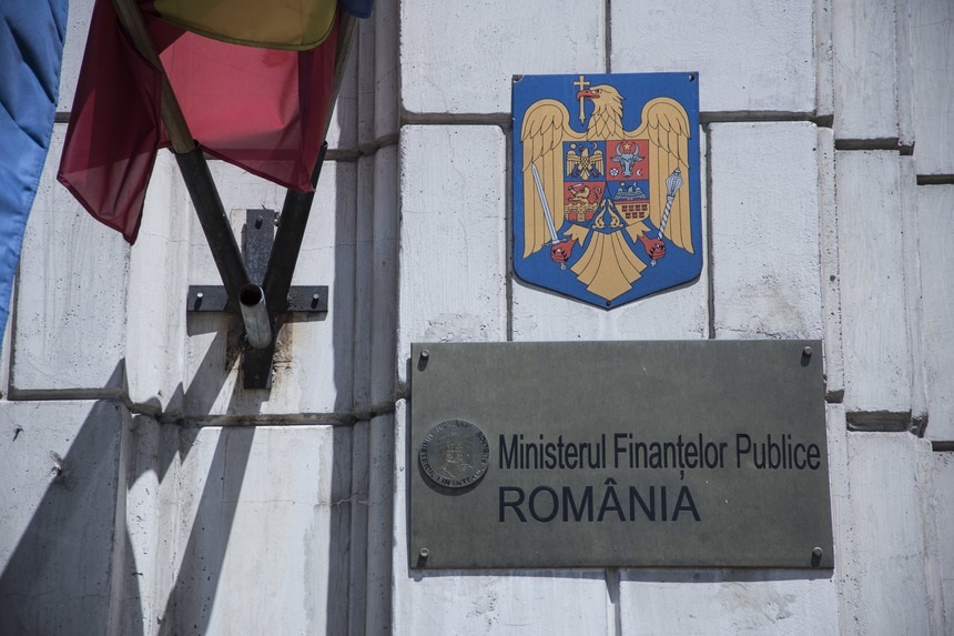 Sindicaliștii din Finanțe ies din nou în stradă. Protest în fața ANAF şi al DGAF: Mesajul nu poate rămâne doar un slogan. Este un drept!