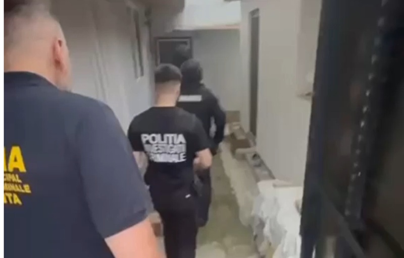 Trei bărbați, reținuți după un furt de peste 14.000 de lei dintr-o locuință din Constanța. Percheziții în județul Galați