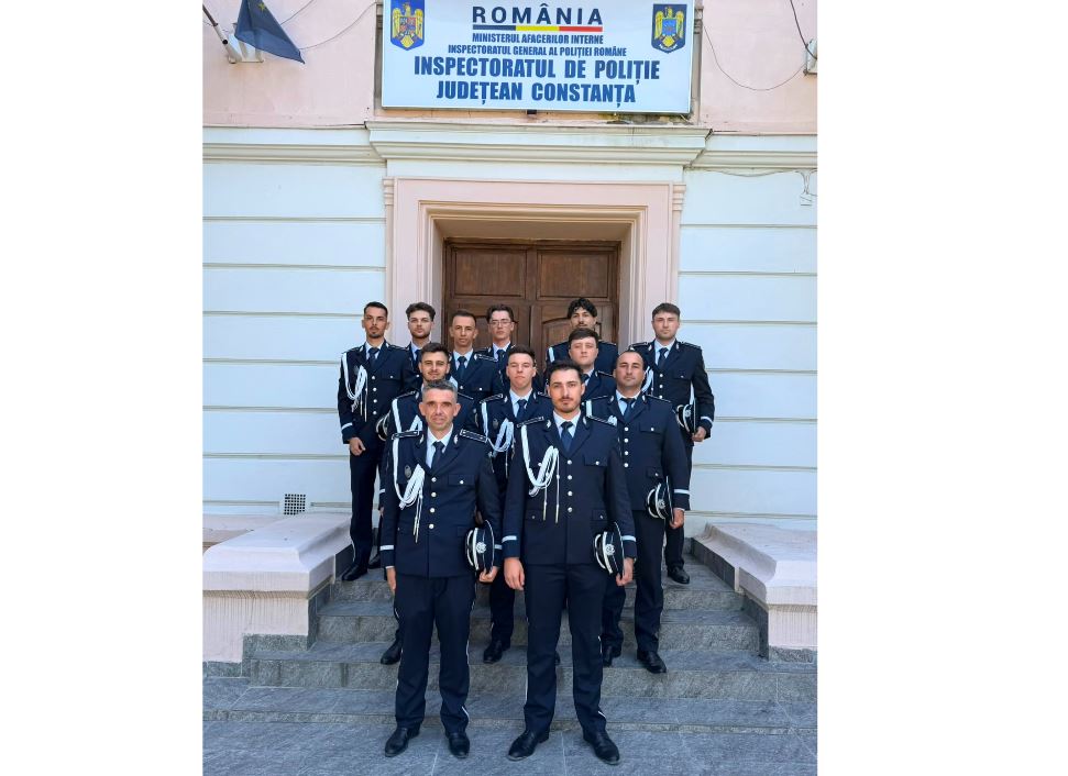 Noi ofițeri în slujba constănțenilor. 12 absolvenți ai Academiei de Poliție, încadrați la IPJ Constanța