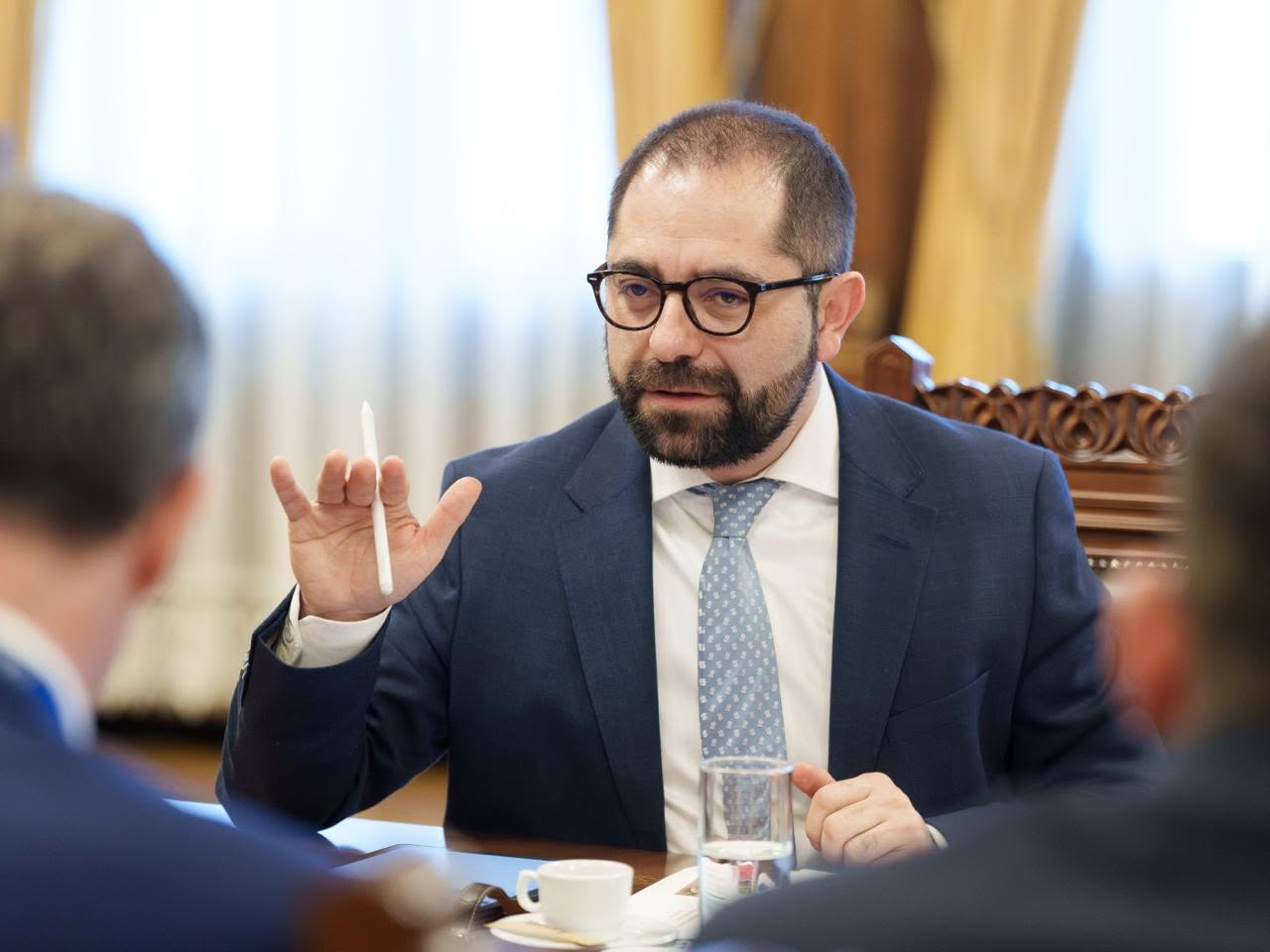 Consilierul prezidenţial Radu Burnete: Ministerul Muncii va publica pe site, cât de curând, proiectul legii salarizării 