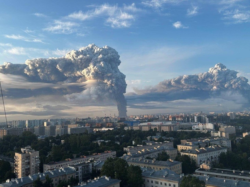 Incendiu puternic la un depozit din Sankt Petersburg, după un atac ucrainean cu drone