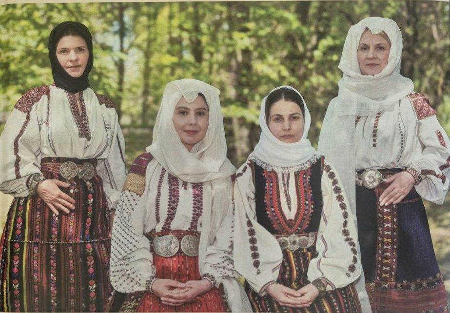 „Vlașca vine la malul mării!”. Expoziție spectaculoasă de costume și tradiții din sudul Munteniei, la Constanța
