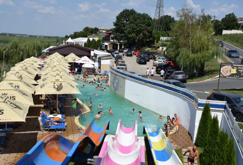 Tragedie la o piscină din Tulcea. O fetiță de 8 ani și-a pierdut viața după ce s-a înecat