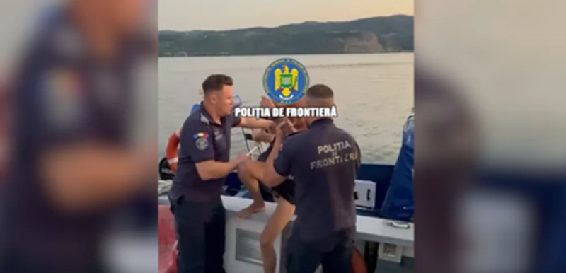 Un cetățean sârb, salvat din Dunăre după ce a adormit pe un colac și a fost purtat de curenți