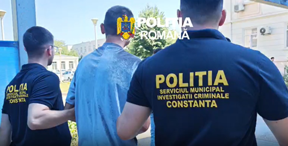 Au tâlhărit un bărbat pe stradă, apoi au plecat la cumpărături cu cardurile lui. Doi suspecți, reținuți la Constanța