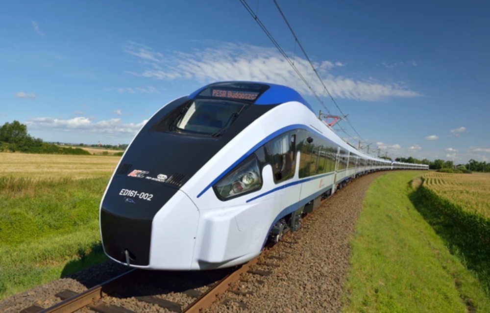 După luni de așteptare, primele trenuri electrice PESA intră în circulație. Vor circula pe ruta București – Constanța